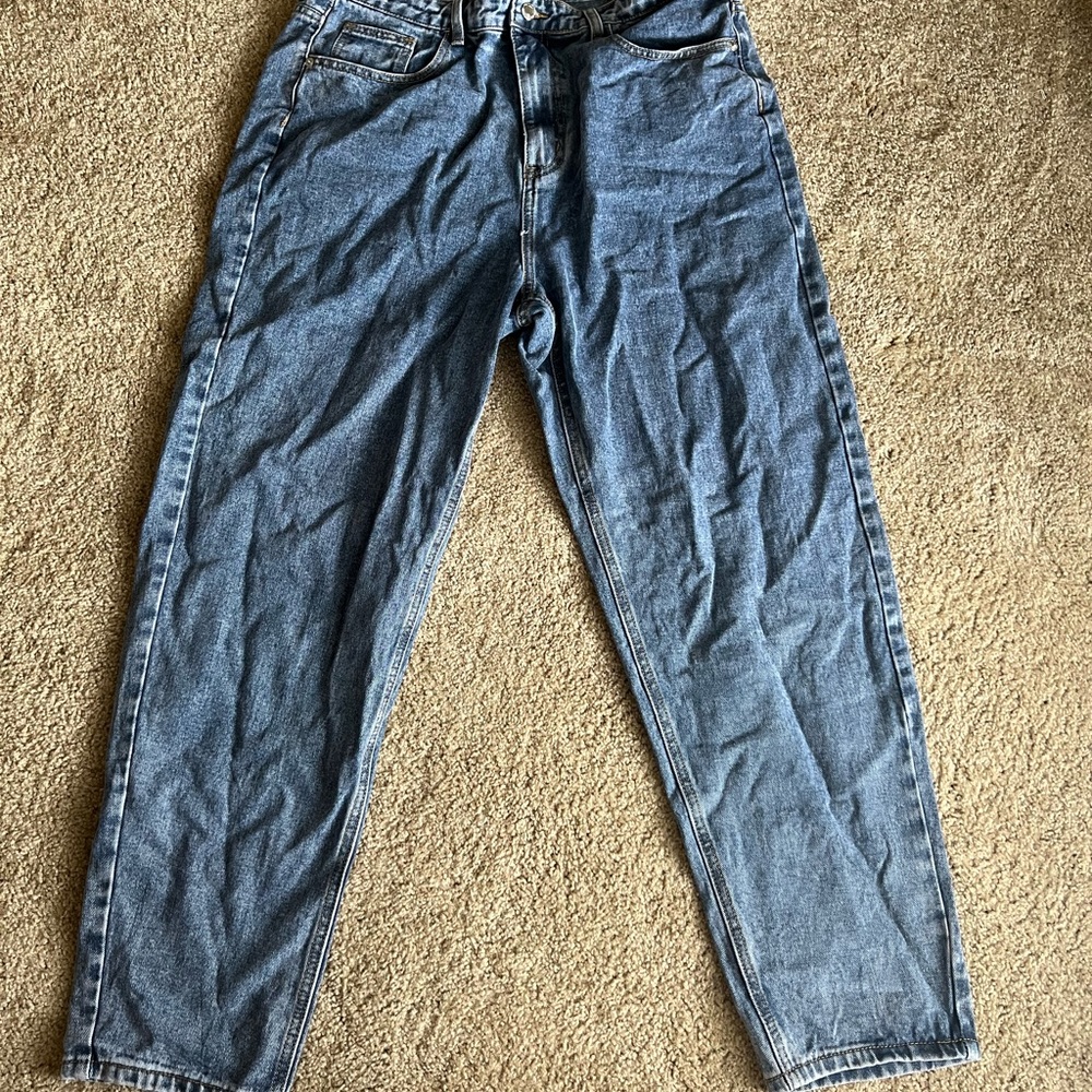 Pretty Little Thing Mom Jean - Picture 2 of 4